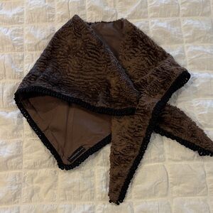 Luxurious Brown Scarf with Black Trim